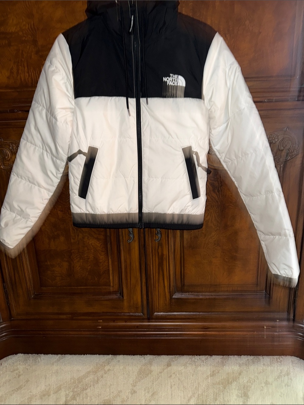 The North Face Women's White & Black Insulated Puffer Jacket